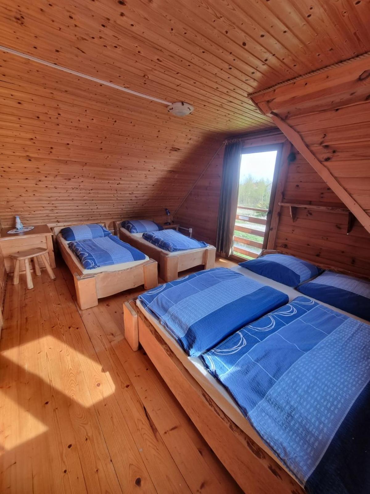Apartamentowe Domki Drewniane Colorado Karwia Exterior foto