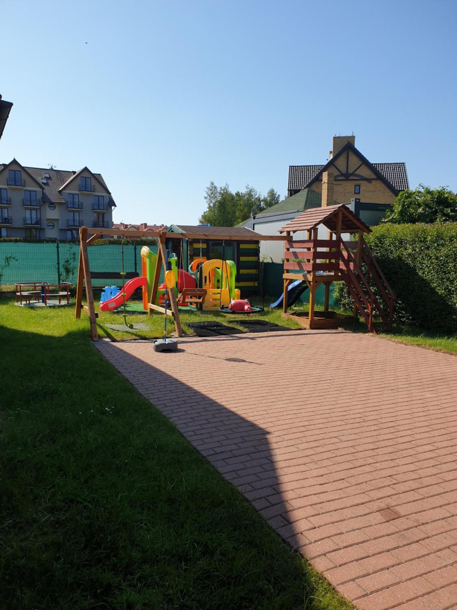 Apartamentowe Domki Drewniane Colorado Karwia Exterior foto